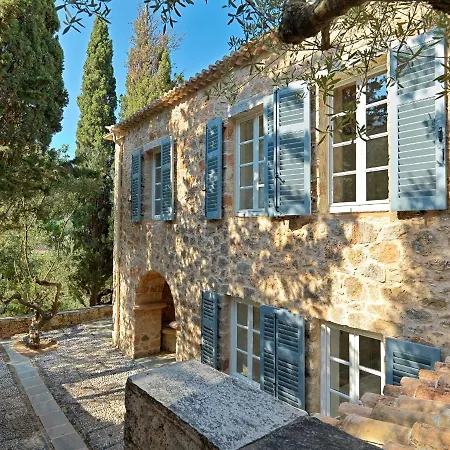 Patrick & Joan Leigh Fermor House Bed & Breakfast