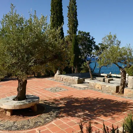 Bed & Breakfast Patrick & Joan Leigh Fermor House