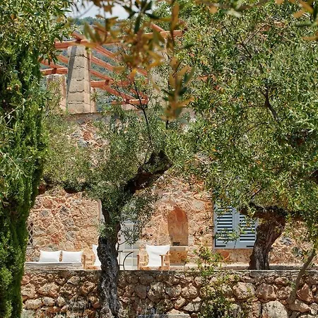 Alojamento de Acomodação e Pequeno-almoço Patrick & Joan Leigh Fermor House