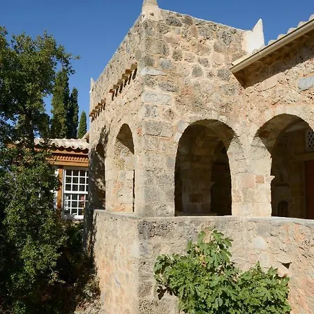 Patrick & Joan Leigh Fermor House Panzió