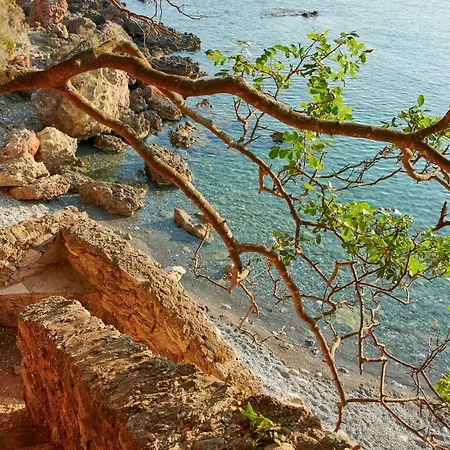 Patrick & Joan Leigh Fermor House * カルダミリ