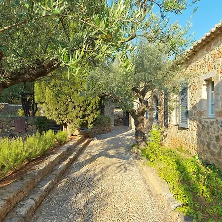 Patrick & Joan Leigh Fermor House ベッド・アンド・ブレックファスト カルダミリ