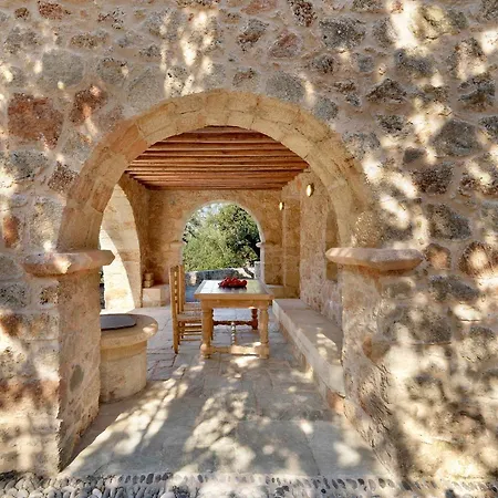 ベッド・アンド・ブレックファスト Patrick & Joan Leigh Fermor House