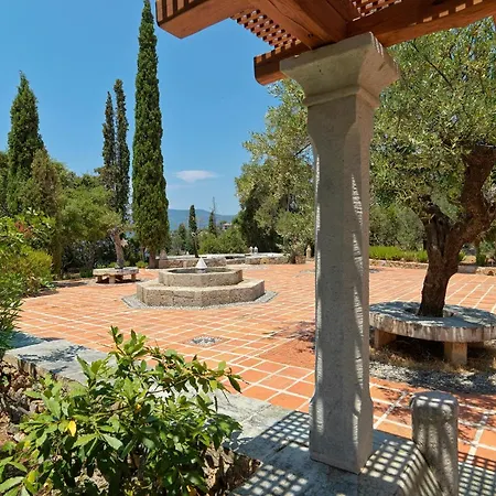 ベッド・アンド・ブレックファスト Patrick & Joan Leigh Fermor House *