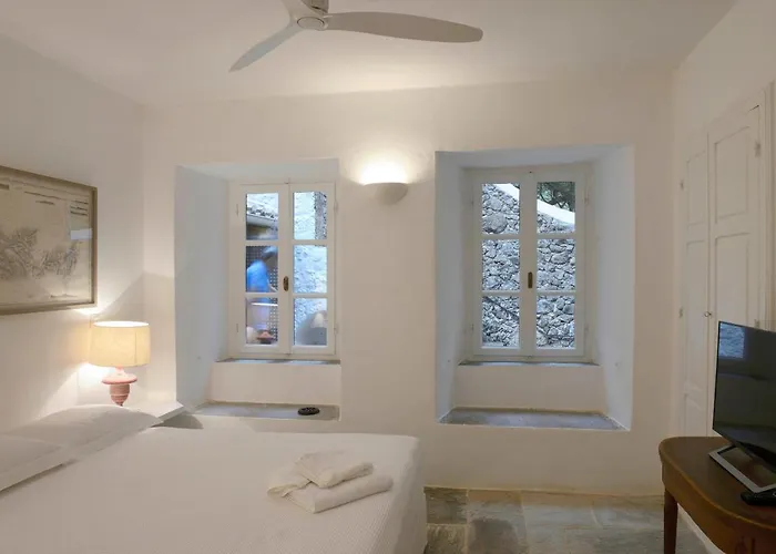 Alojamento de Acomodação e Pequeno-almoço Patrick & Joan Leigh Fermor House Kardamyli